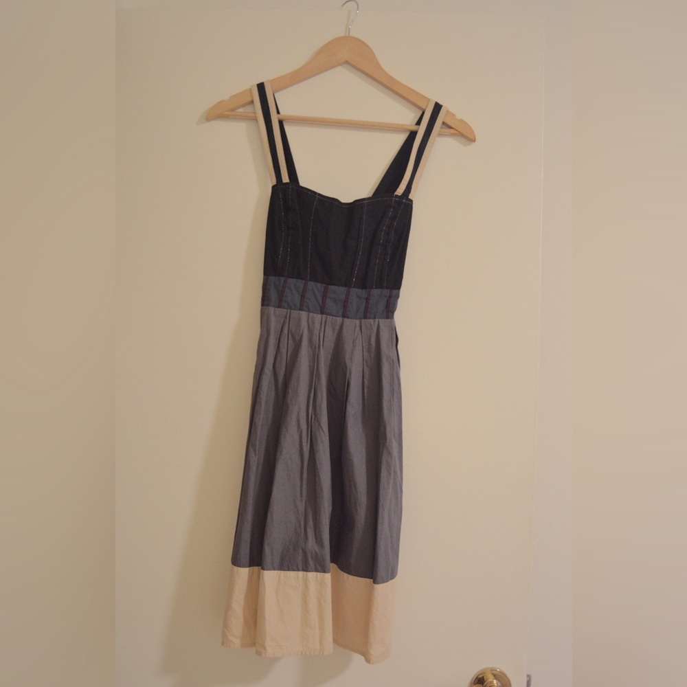 Women’s dress